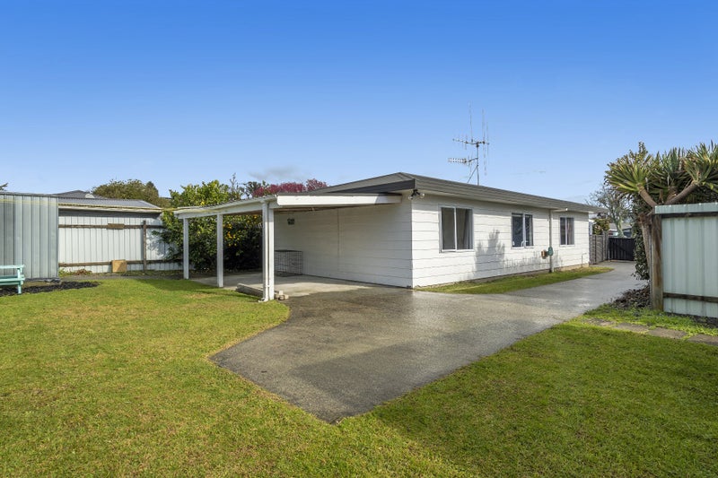 15B Queen Road, Bellevue, Tauranga - Carousel 1