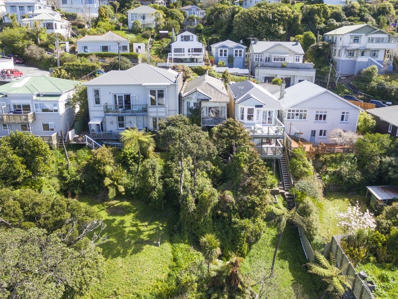 21 Sugarloaf Road, Brooklyn, Wellington - Carousel 1