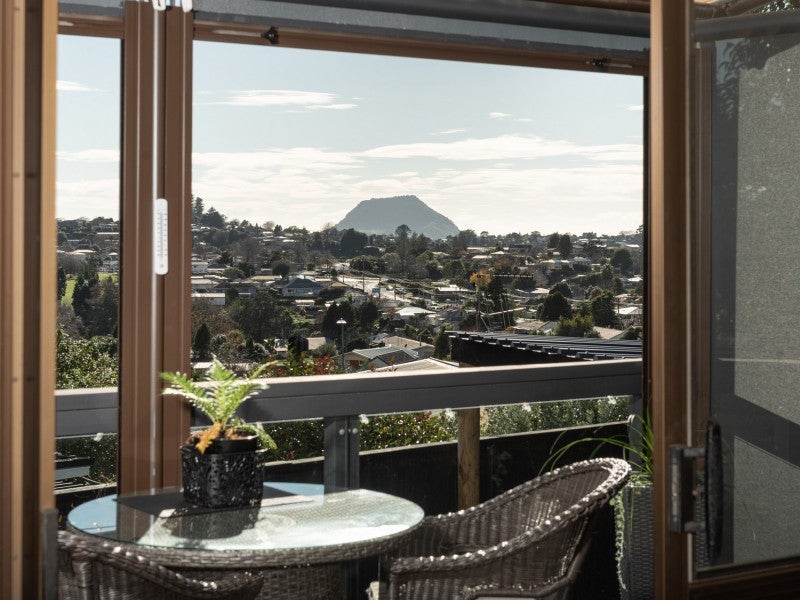 1A Zion Way, Judea, Tauranga - Carousel 1