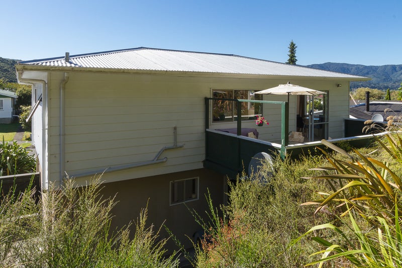 35 Kairanga Crescent, Wainuiomata, Lower Hutt - Carousel 17