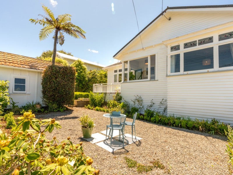 27 Cooper Street, Karori, Wellington - Carousel 2