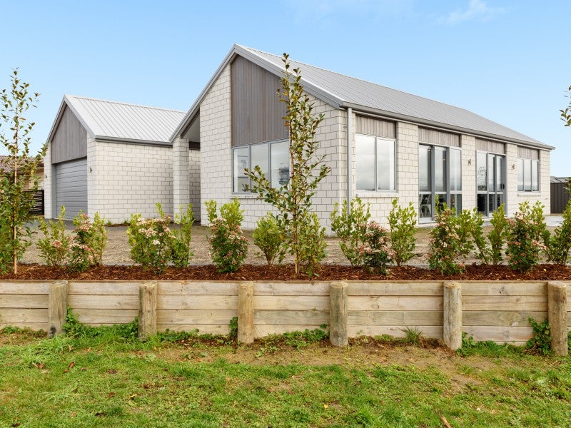 10 Te Ranga Memorial Drive, Pyes Pa, Tauranga - Carousel 1