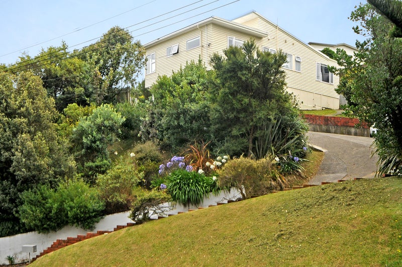 19 Mana View Road, Paremata, Porirua - Carousel 1