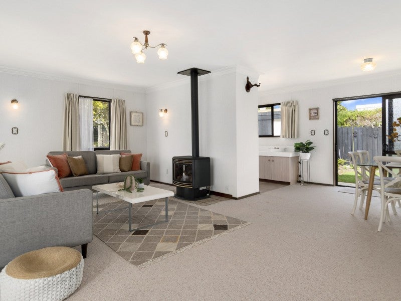 2 Clivedene Street, Matua, Tauranga - Carousel 2