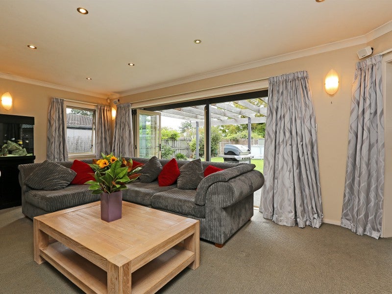 6 Woodfield Place, Parkvale, Hastings - Carousel 2