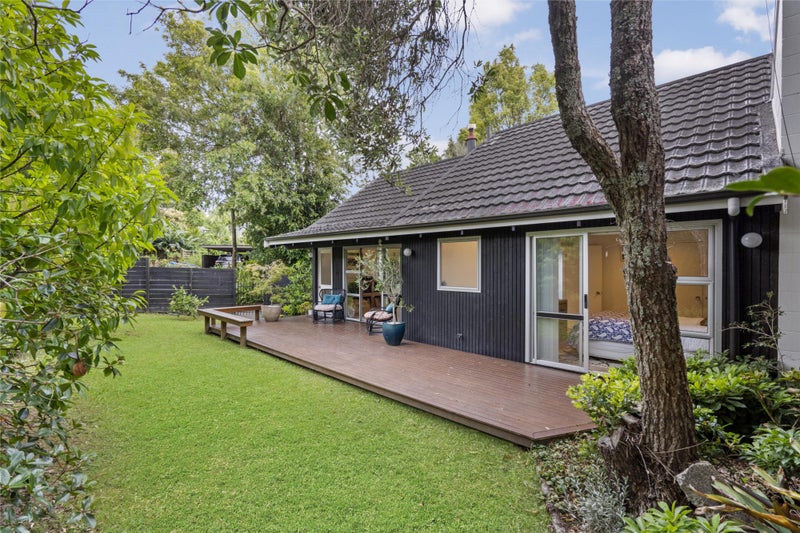 1/41 Ravenwood Drive, Forrest Hill, Auckland - Carousel 1