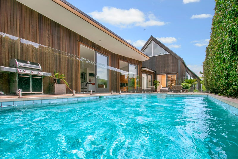 92 West End Road, Westmere, Auckland - Carousel 1