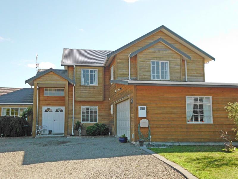 33 Grimsby Grove, Wainuiomata, Lower Hutt - Carousel 1