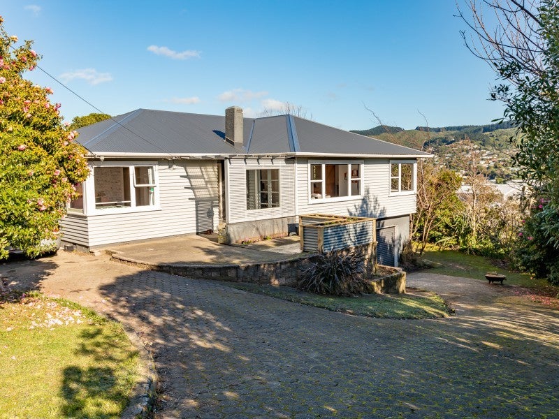 10 Allen Terrace, Tawa, Wellington - Carousel 1
