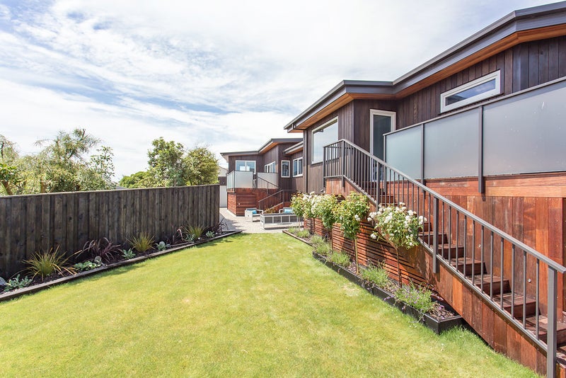 1 Luxton Place, Mount Pleasant, Christchurch - Carousel 1