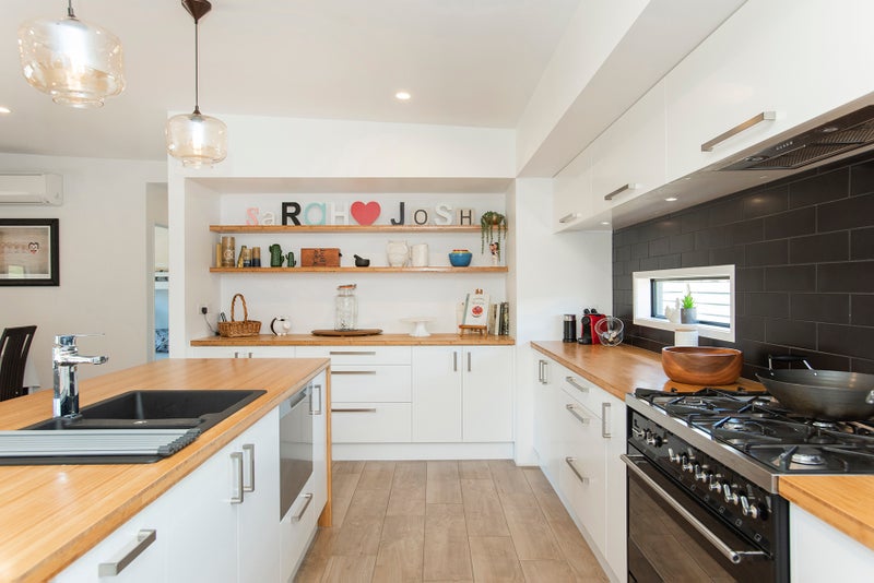 8 Ferris Crescent, Wainui, Gisborne - Carousel 2