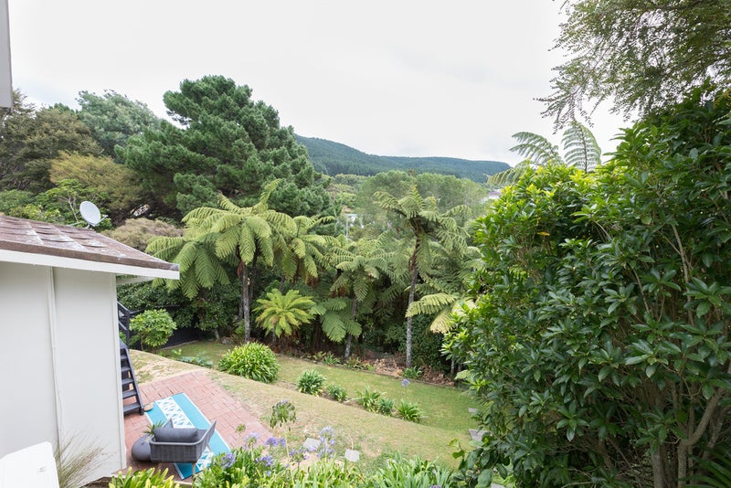 126B Taylor Terrace, Tawa, Wellington - Carousel 18