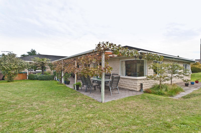 1 Lancewood Place, Otamatea, Whanganui - Carousel 2