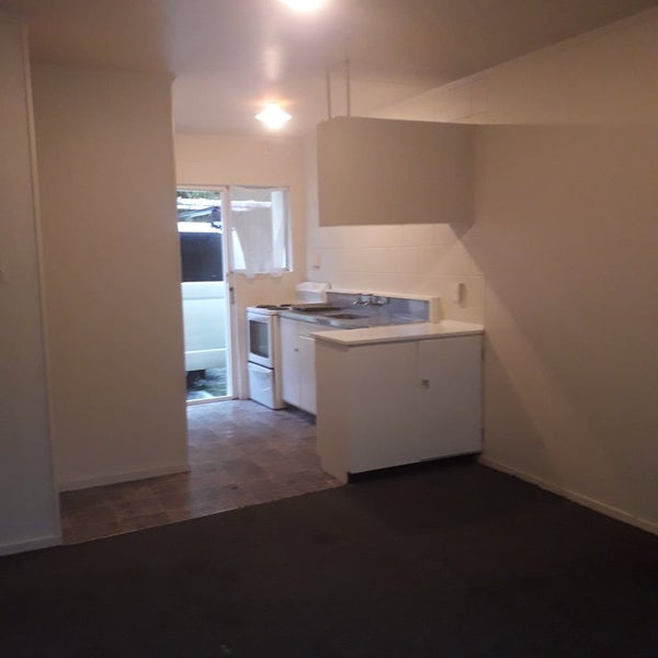 72A Pine Avenue, Melville, Hamilton - Carousel 5