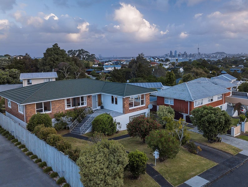 14 Dudding Avenue, Northcote, Auckland - Carousel 2