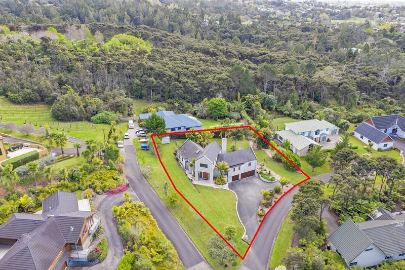67 Staincross Street, Green Bay, Auckland - Carousel 1