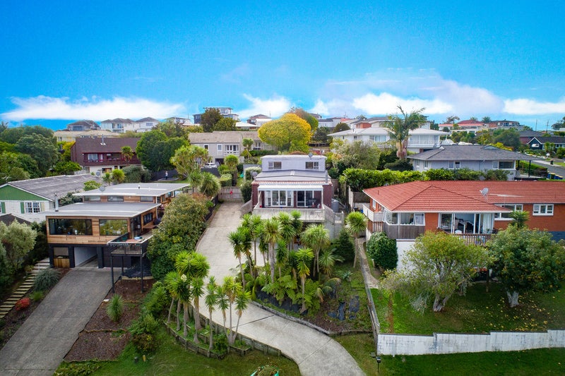 1/0 Lydia Avenue, Northcote, Auckland - Carousel 2