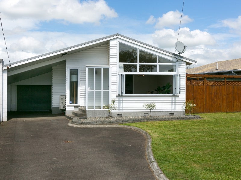 28 Turakina Street, Merrilands, New Plymouth - Carousel 1