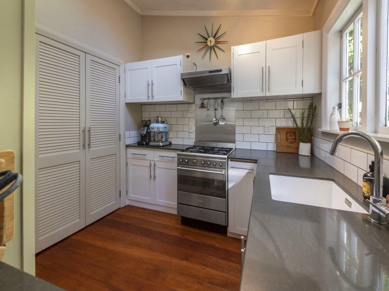 10 Durham Street, Aro Valley, Wellington - Carousel 2