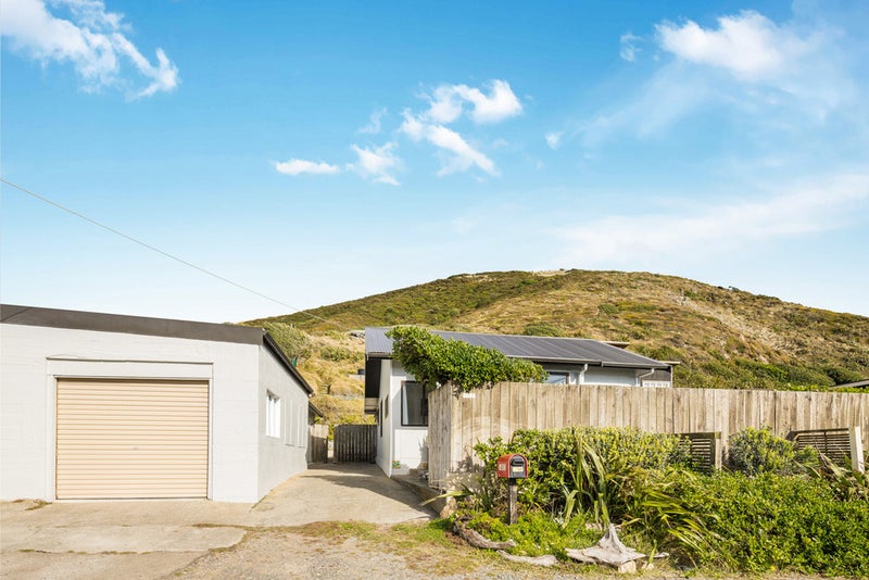 1083 Makara Road, Karori - Carousel 2
