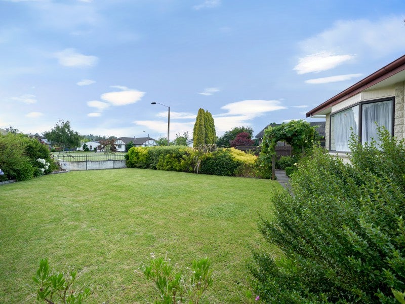26 Whiting Crescent, Greenmeadows, Napier - Carousel 13