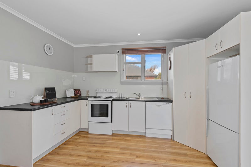 280 Marine Parade, New Brighton, Christchurch - Carousel 2