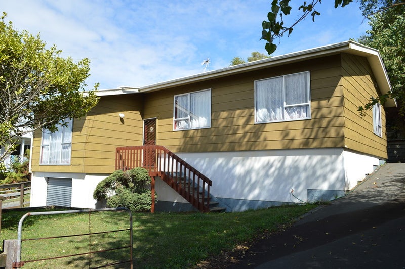 21 Beaumaris Crescent, Ascot Park, Porirua - Carousel 2