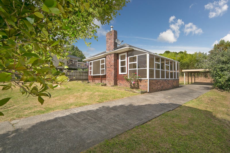 32 Caronia Crescent, Lynfield, Auckland - Carousel 1