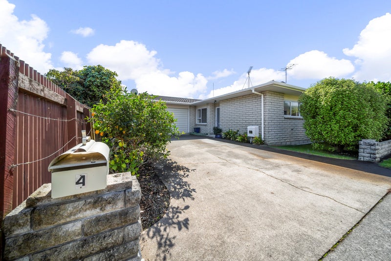 4 Massey Street, Westown, New Plymouth - Carousel 23