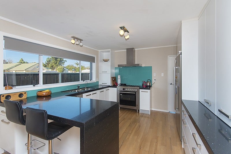 18 Taihiki Road, Clarks Beach, Clarks Beach - Carousel 2