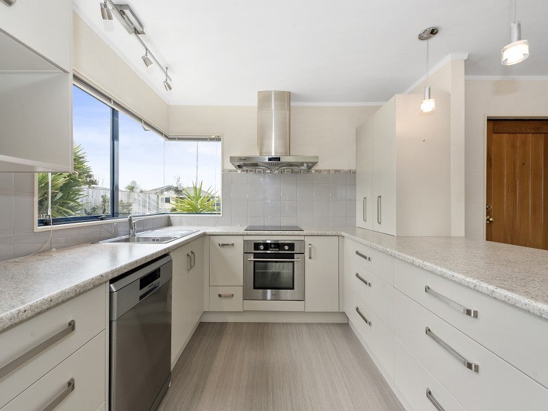 17 Sarindah Place, Fairview Downs, Hamilton - Carousel 2