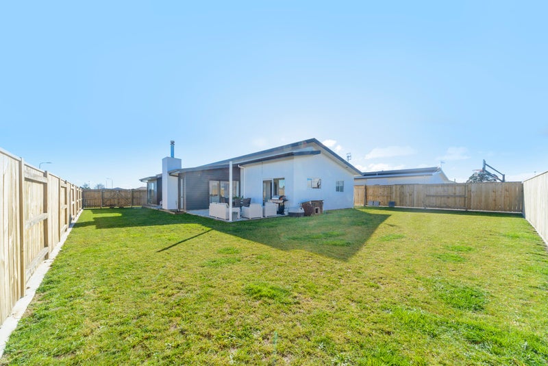 77 Balrickard Way, Milson, Palmerston North - Carousel 18