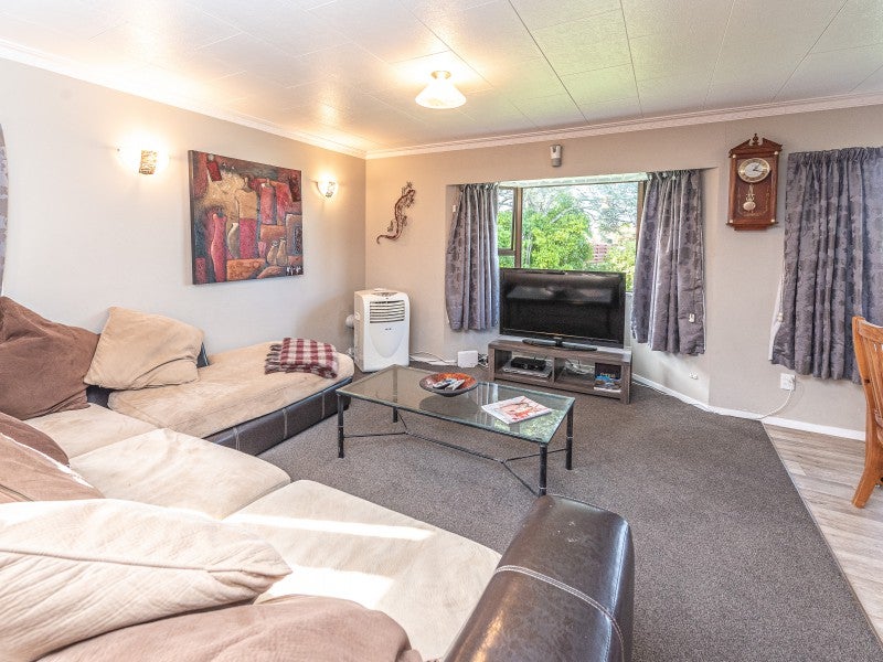 10 Saunders Place, Gonville, Whanganui - Carousel 2