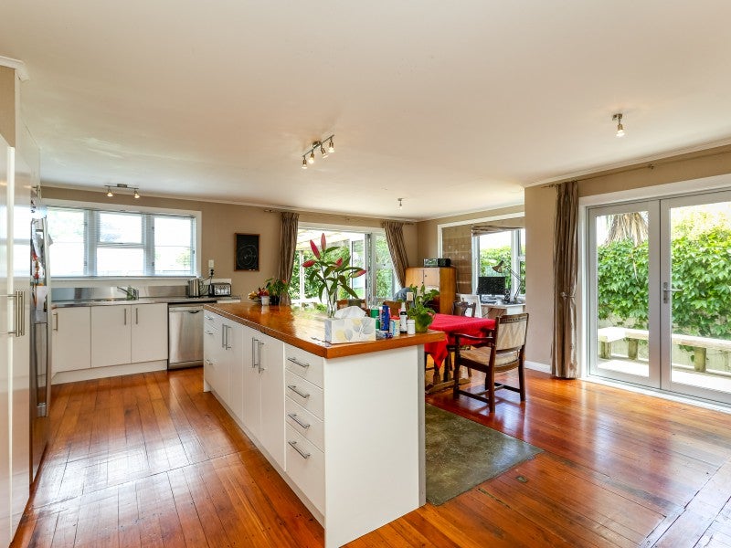 6 Kaimata Street, Brooklands, New Plymouth - Carousel 1