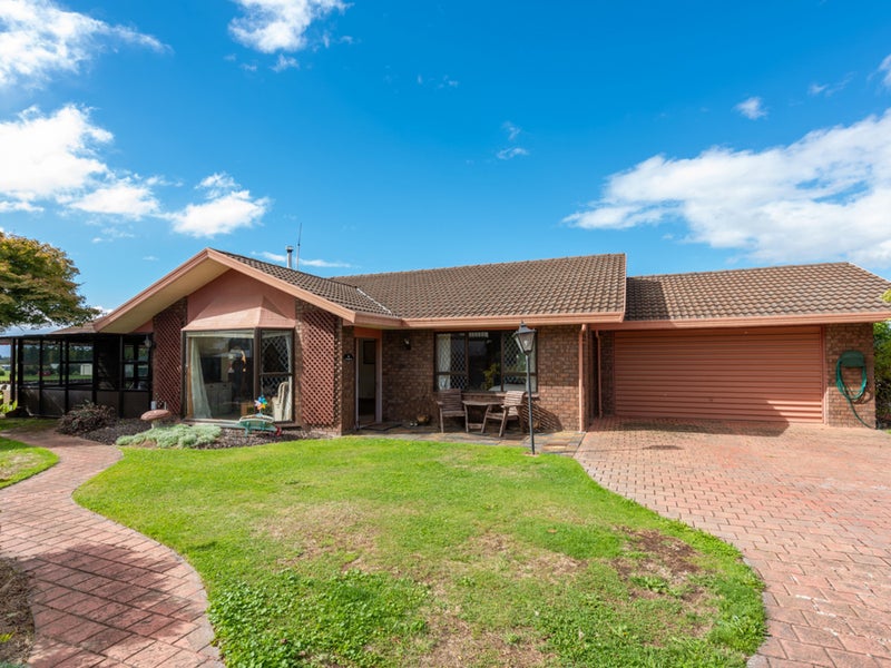 19 Brooklyn Drive, Redwoodtown, Blenheim - Carousel 1