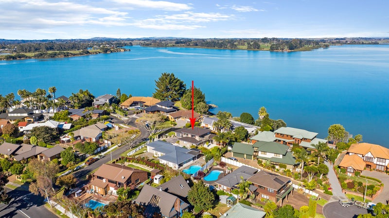 5 Elana Court, Conifer Grove, Takanini - Carousel 2