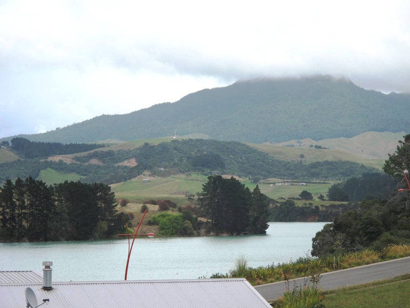 8B Harakeke Place, Raglan, Raglan - Carousel 2