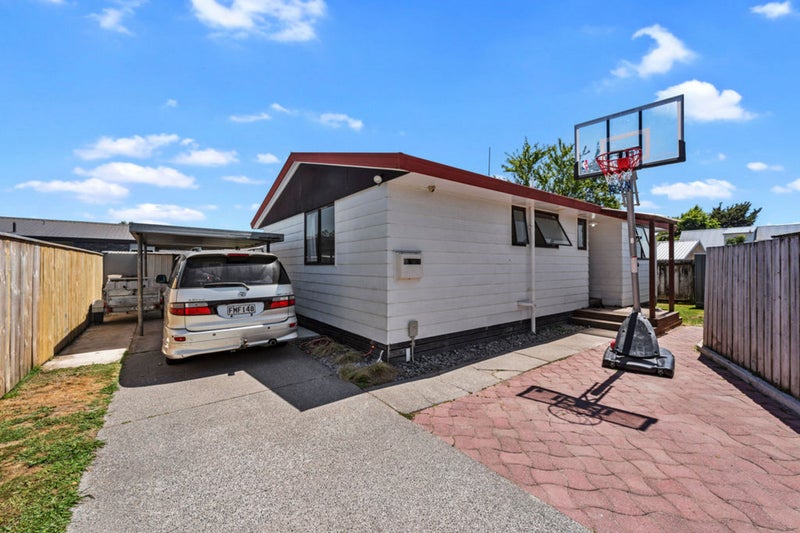 3B Greta Street, Glenview, Hamilton - Carousel 1
