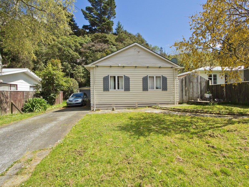 111 Hair Street, Wainuiomata, Lower Hutt - Carousel 3