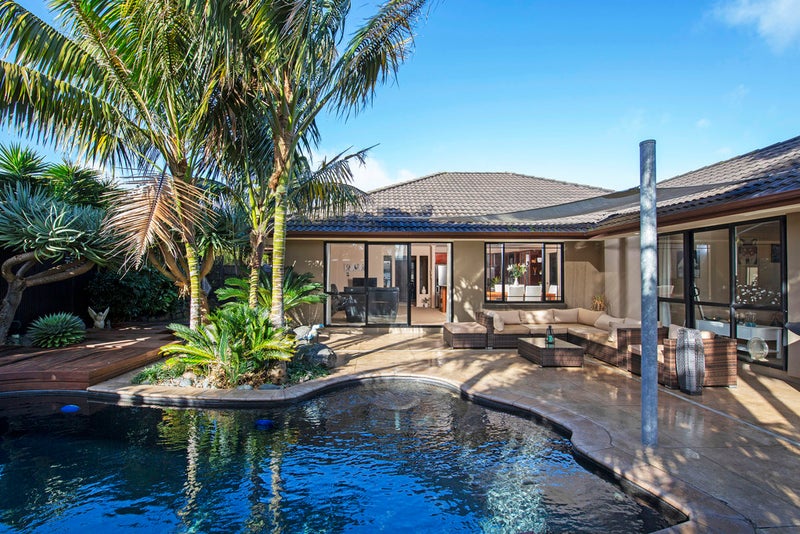 8 Erne Crescent, East Tamaki, Auckland - Carousel 2