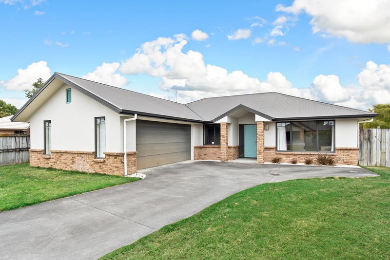 415 Hukanui Road, Rototuna, Hamilton - Carousel 1
