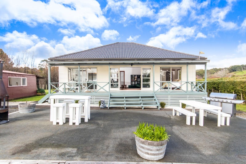 231 Waitakere Road, Henderson - Carousel 2