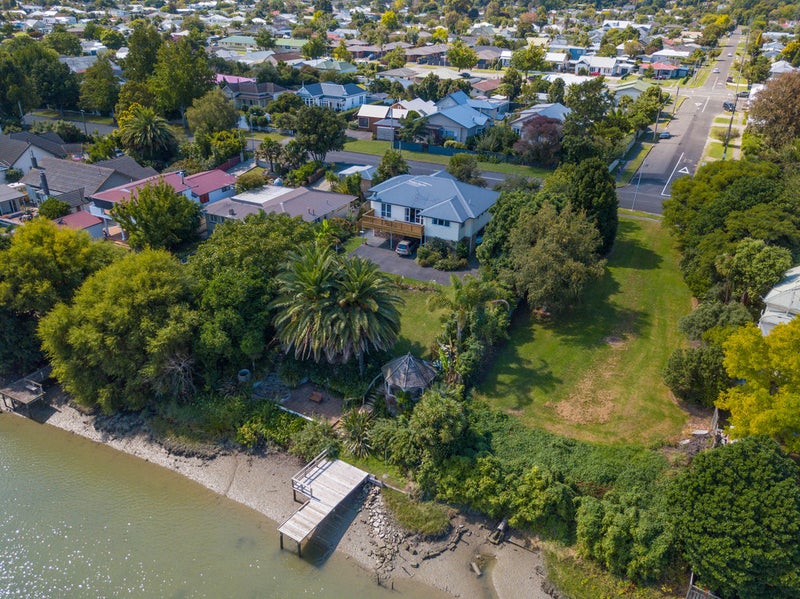 74 Stout Street, Whataupoko, Gisborne - Carousel 1
