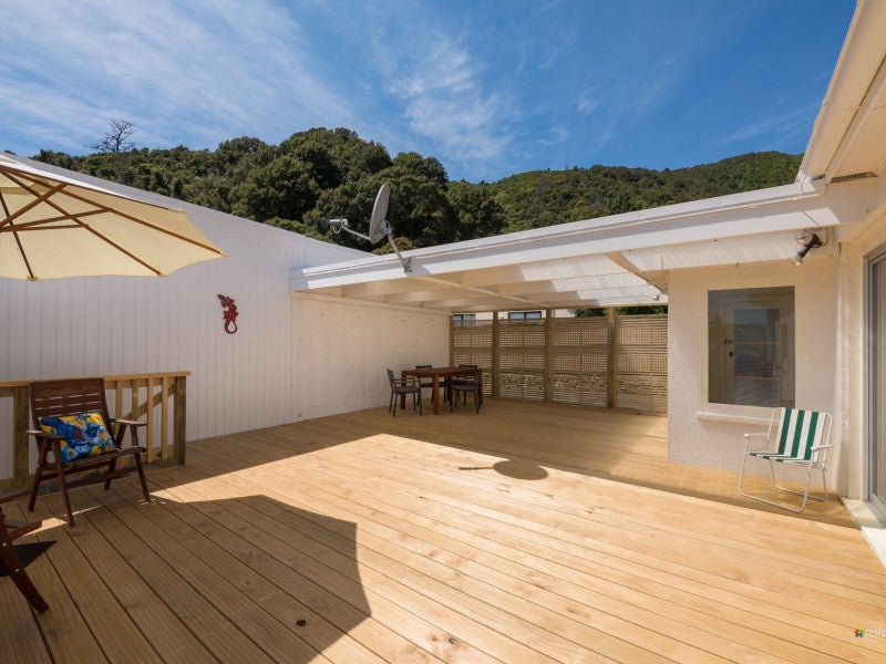 198 Whites Line East, Waiwhetū, Lower Hutt - Carousel 20