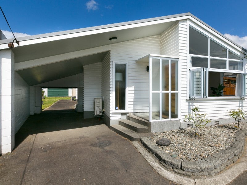 28 Turakina Street, Merrilands, New Plymouth - Carousel 2