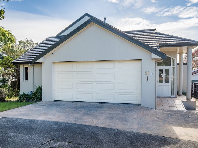 21 Saint Columbans Grove, Boulcott, Lower Hutt - Carousel 2