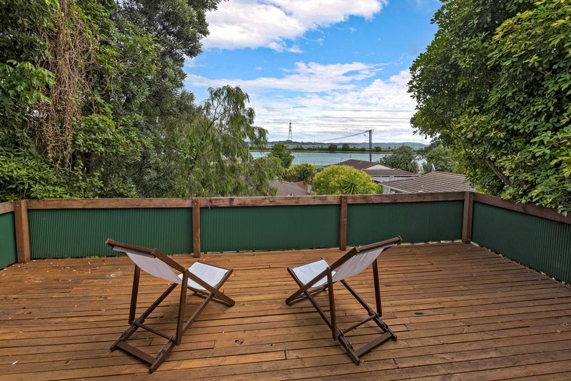 2/0 Quadrant Road, Onehunga, Auckland - Carousel 2