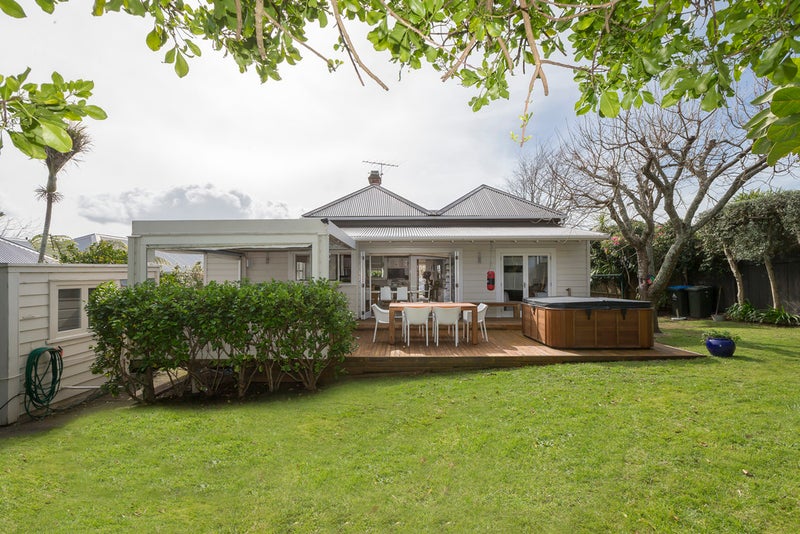 2 Emmett Street, Herne Bay, Auckland - Carousel 1