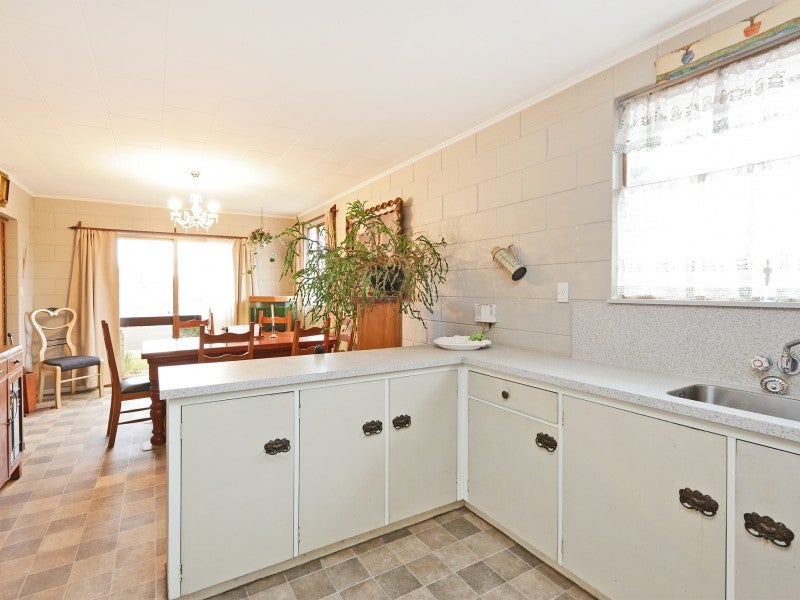 9 Sunderland Drive, Flaxmere, Hastings - Carousel 2