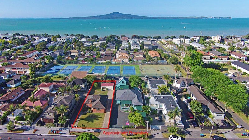 22 Melanesia Road, Kohimarama, Auckland - Carousel 1